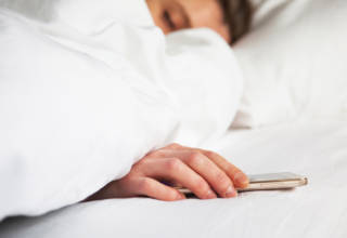 Κινητό δίπλα στο κρεβάτι: Ποια προβλήματα προκαλεί στον ύπνο Διαβάστε περισσότερα: Κινητό δίπλα στο κρεβάτι: Ποια προβλήματα προκαλεί στον ύπνο - iPaideia.gr
