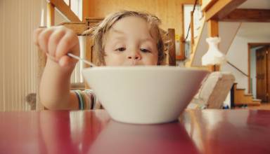 Τι πρέπει να τρώει το παιδί για καλύτερες επιδόσεις στο σχολείο